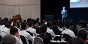 動画研修はどんな企業におすすめ？