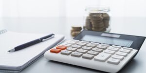 経理アウトソーシングの費用相場