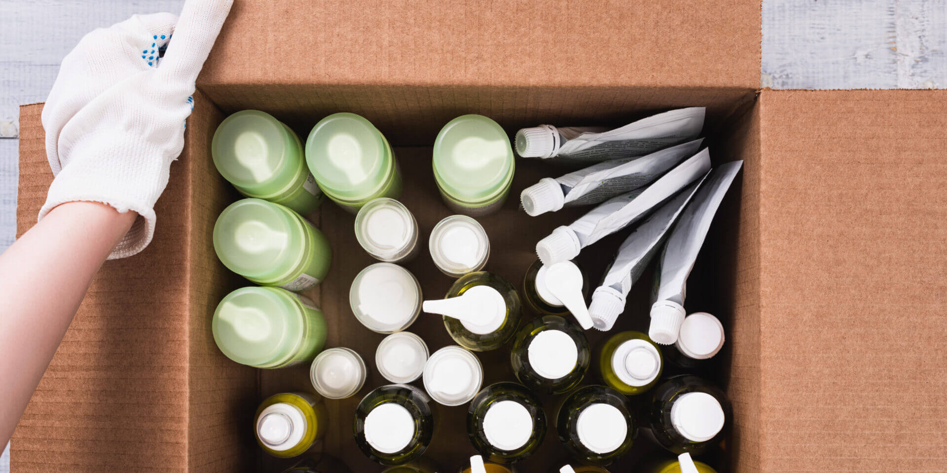 倉庫で化粧品を取り扱うには製造業許可が必要